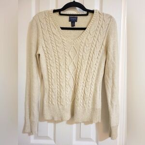 Chaps Ralph Lauren Size M Women's V-Neck Shimmery Sweater. Excellent Condition!